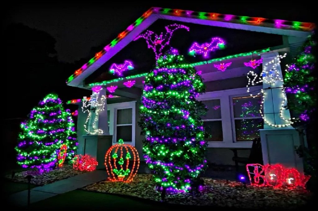 Holiday Lights Installation in Bensenville, IL | Free Estimate